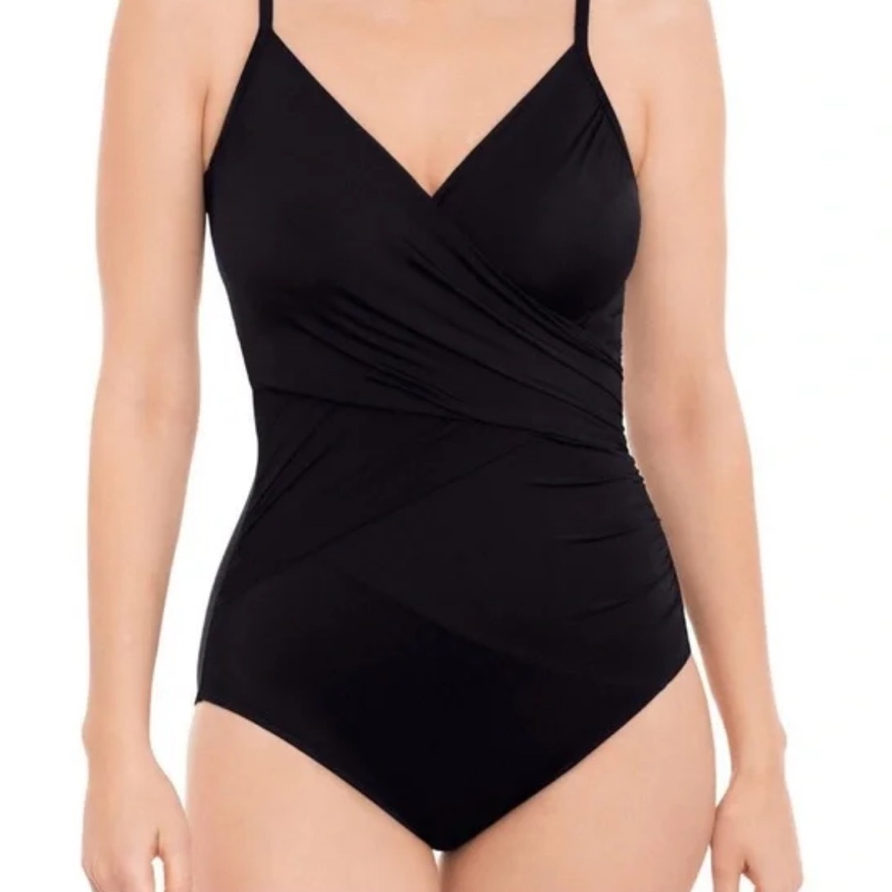 NWT EMBRACE YOUR CURVES Size 1X One Piece Black Swimsuit